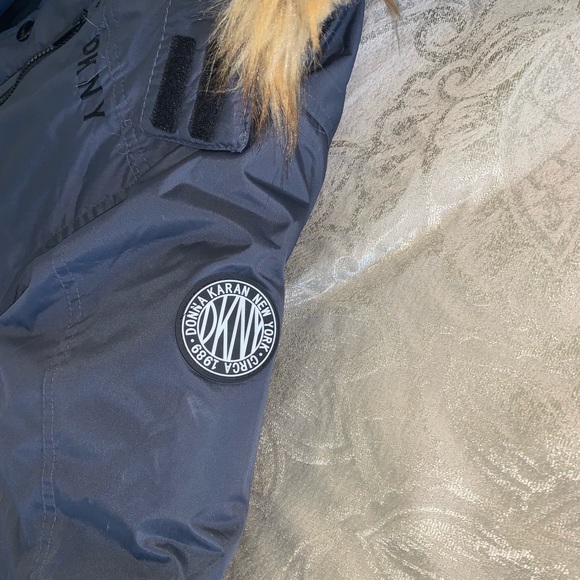 Charcoal Grey DKNY kids down winter coat . Worn twice in very good condition - Picture 4 of 6